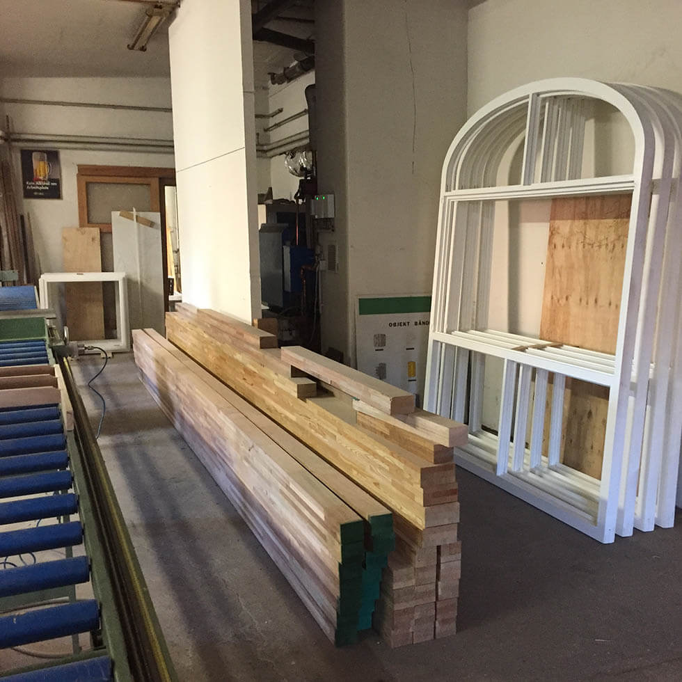 Tischlerei, Zimmerer Pewa: Holzarbeiten für Fenster- und Torrahmen